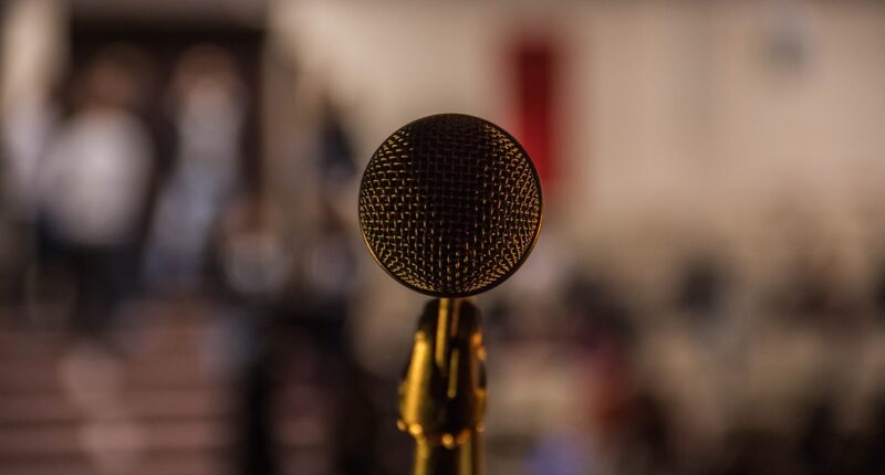 Photo Microphone, DJ booth